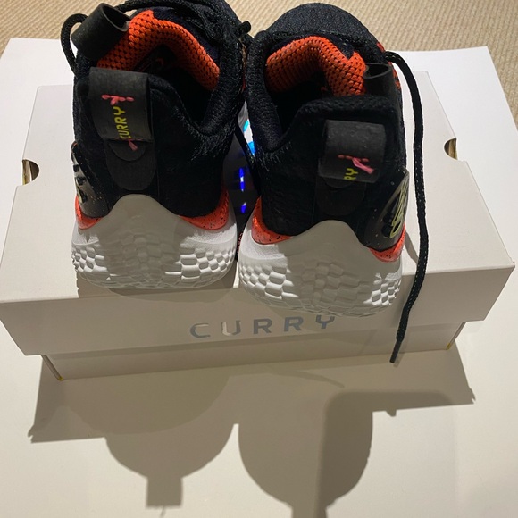 Under Armour Curry Flow 10 'Iron Basketball Shoes US size 5.5 Youth - Picture 2 of 6